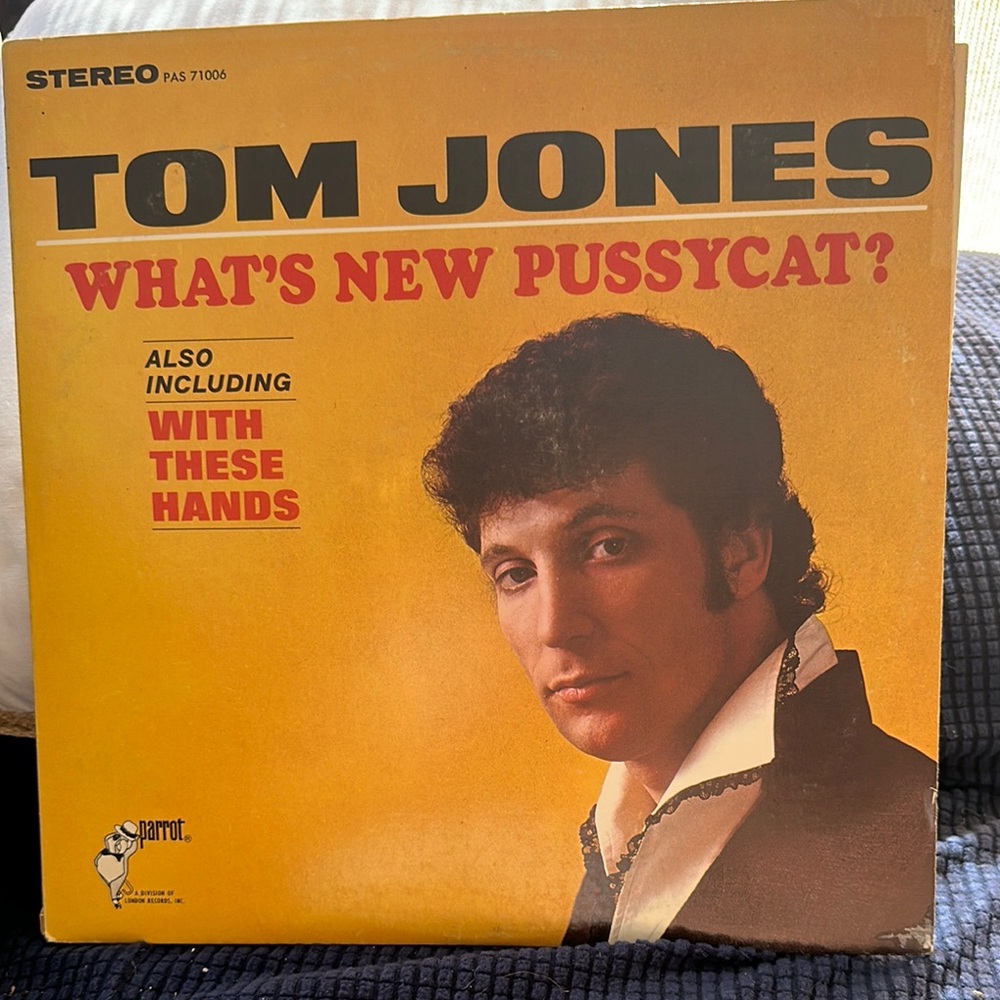 Vinyl by Tom Jones. 1965 What’s new Pussycat. The vinyl is in EUC no scratches